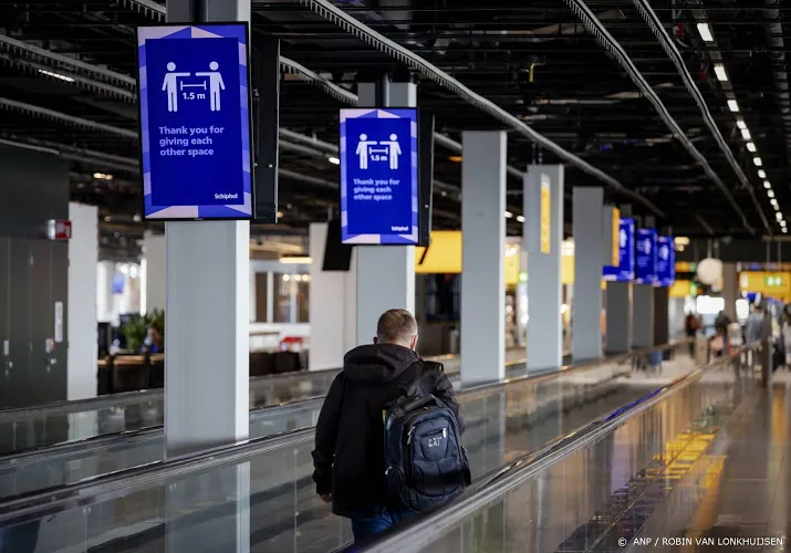 schiphol wijst reiziger naar rustige plek met app