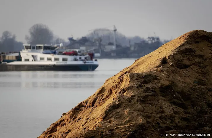 schippers maasveren gaan iedereen gratis over de maas zetten