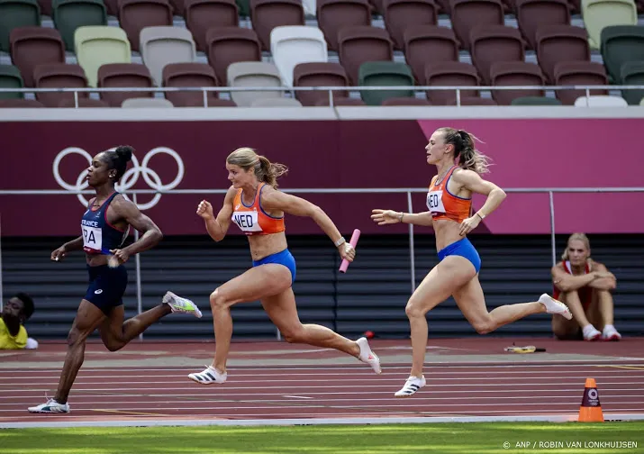 schippers na estafette 4100 meter engeltje op schouder