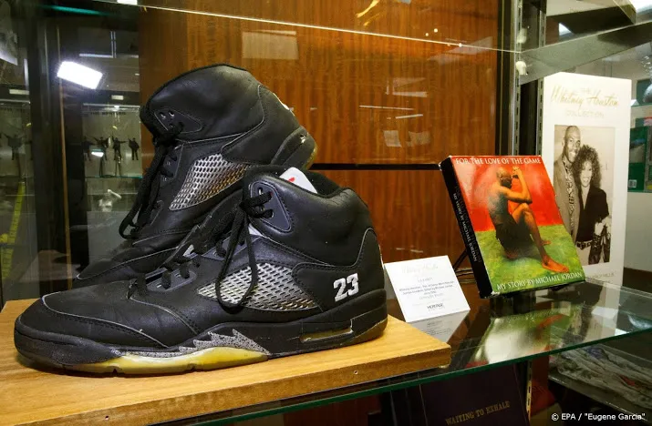 schoenen basketbalicoon jordan leveren ruim 5 ton op