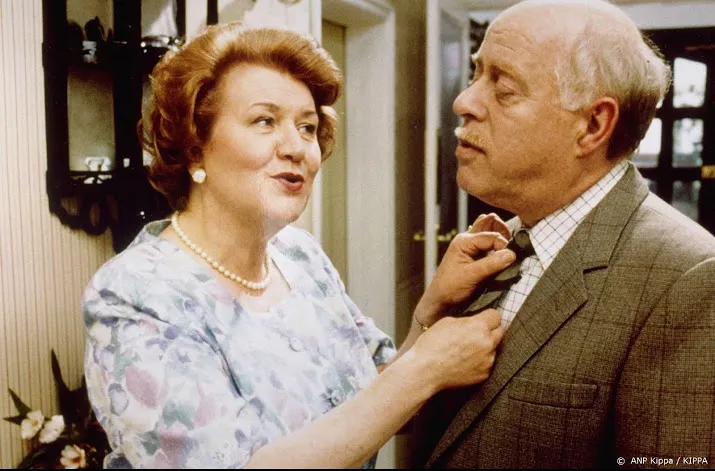 schone schijn acteur clive swift overleden