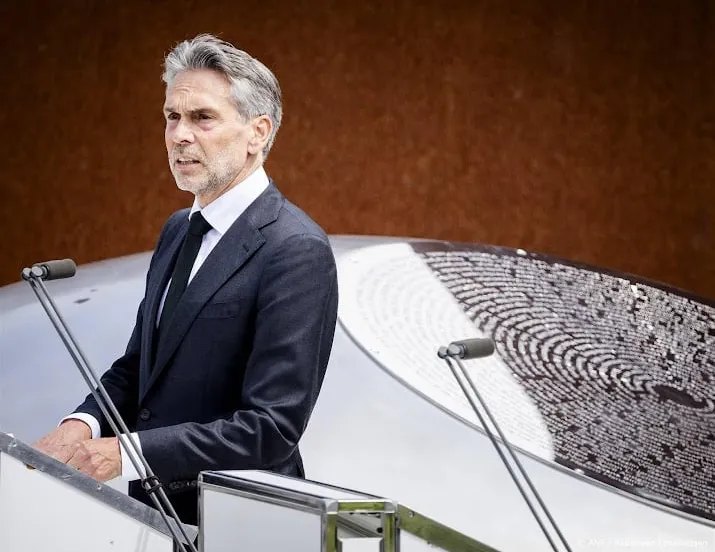 schoof na mh17 herdenking ik stond hier niet alleen als premier