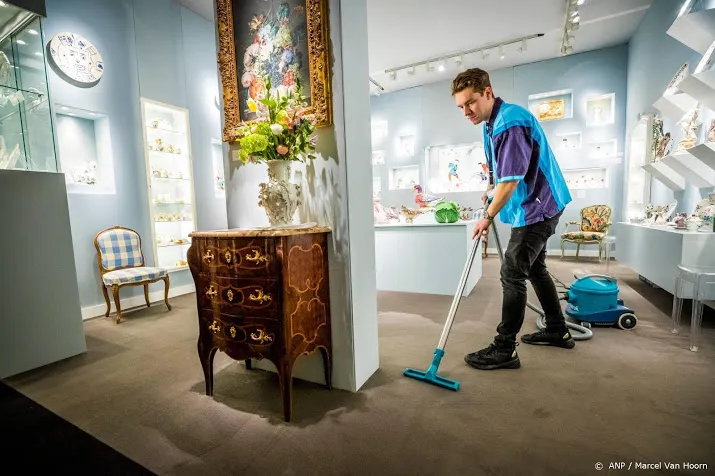 schoonmakers dreigen vaker in financiele problemen te komen