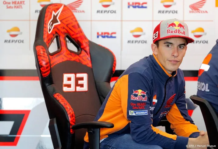 schouder hindert marquez nog