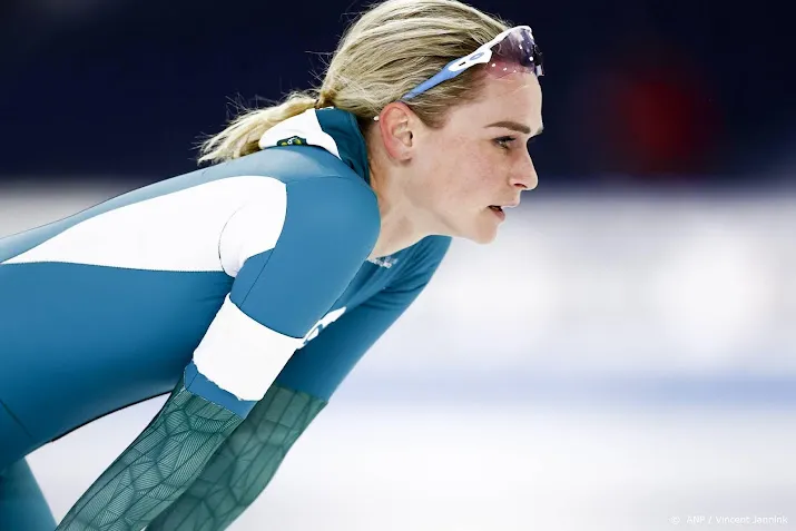 schouten en de jong overtuigen op okt schaatsbond nu aan zet