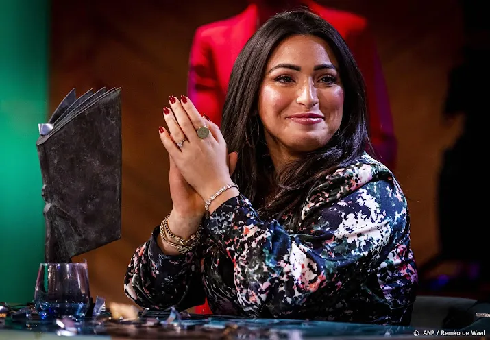 schrijfster lale gul geeft op 5 mei vrijheidscollege
