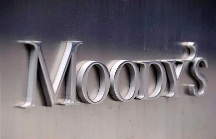 schuldtoename suriname baart moodys zorgen
