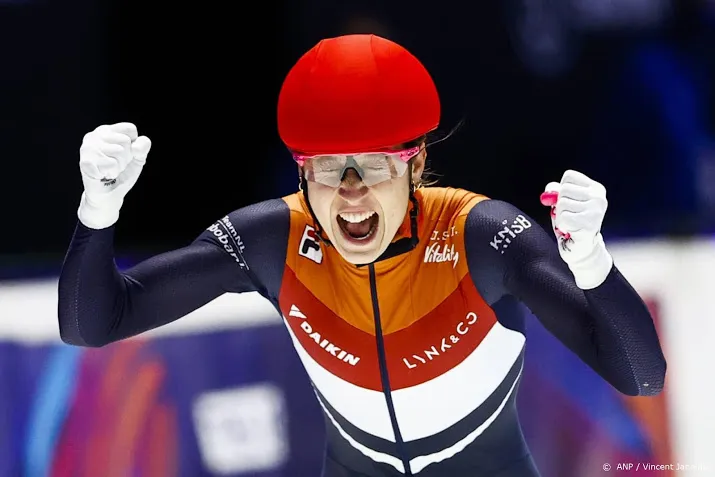 schulting wint bij wk ook superfinale poutsma pakt brons