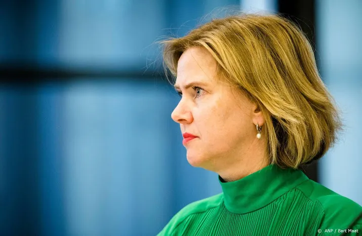 sea watch daagt minister om machtsmisbruik