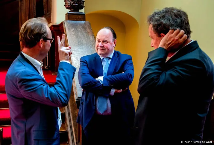 senator otten aangifte tegen thierry baudet