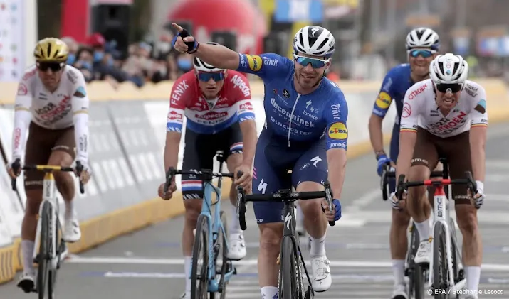 senechal pakt ritzege in vuelta jakobsen ontbreekt in sprint