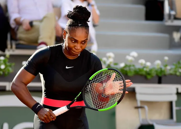 serena williams in parijs naar laatste zestien