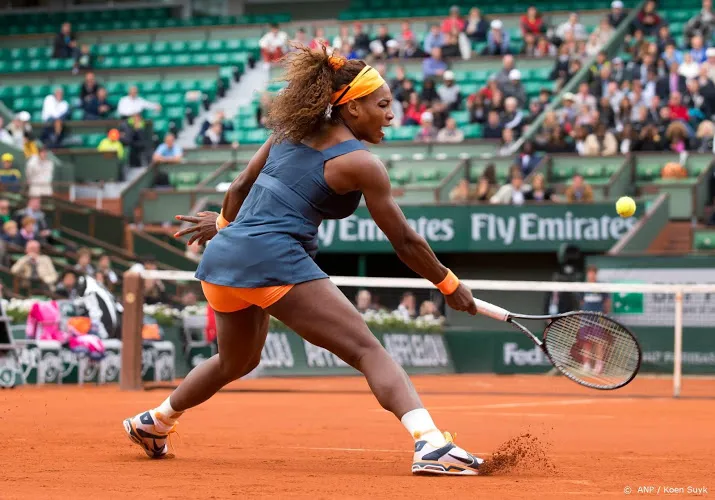 serena williams wint bij rentree op gravel