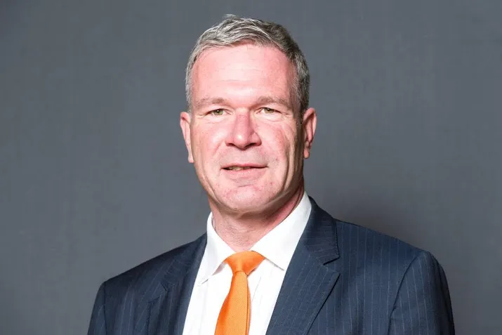 sgper elbert dijkgraaf vertrekt uit kamer