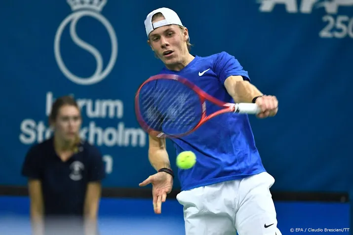 shapovalov voor het eerst naar finale