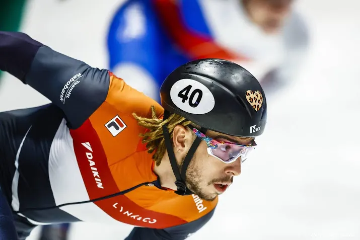 shorttracker hoogerwerf grijpt naast wk medaille op 500 meter