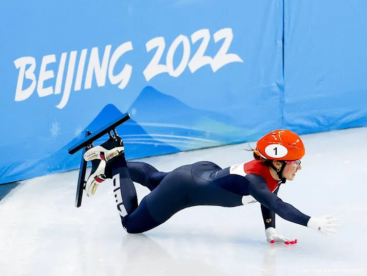 shorttrackers missen finale gemengde aflossing na val schulting