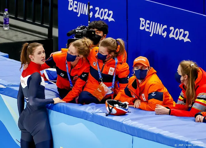 shorttrackster schulting raakt door beuk zicht op goud kwijt