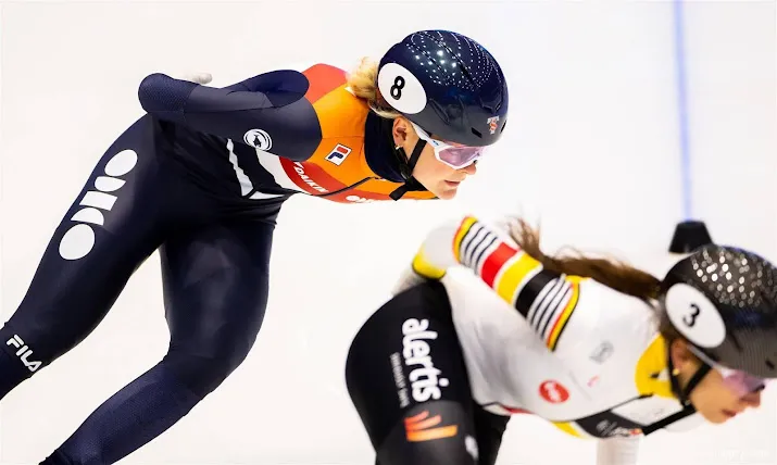 shorttracksters velzeboer en van oorschot vallen in finale van ek