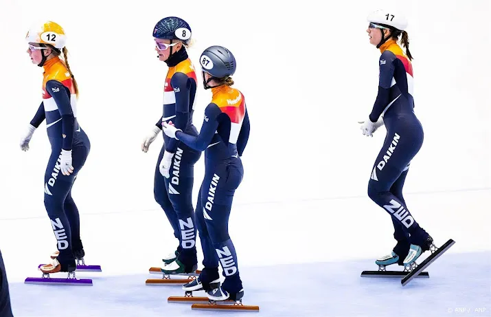 shorttrackteams op ek naar finale op aflossing