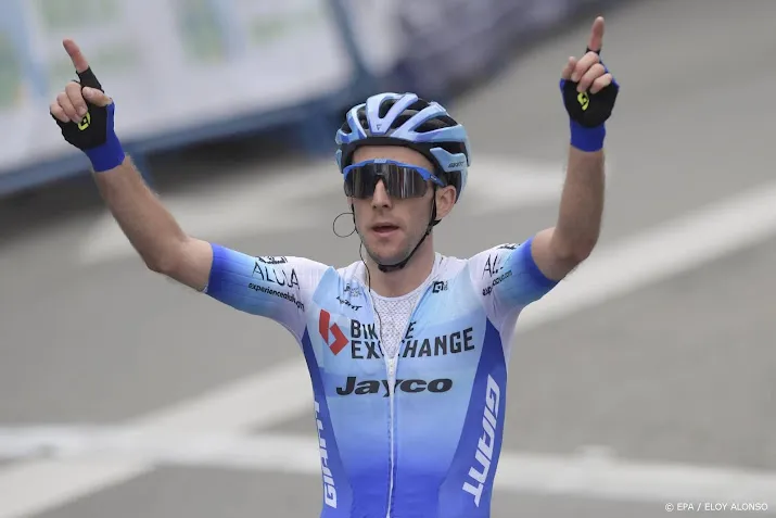 simon yates gaat voor winst in giro ditalia na podiumplek 2021