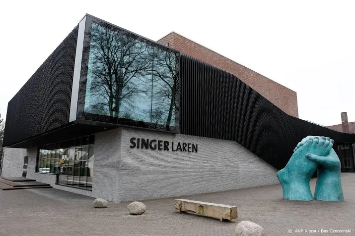 singer laren krijgt meesterwerk van mauve