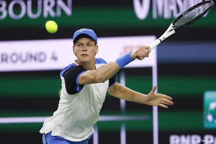 sinner heeft het een set lastig tegen shelton op indian wells