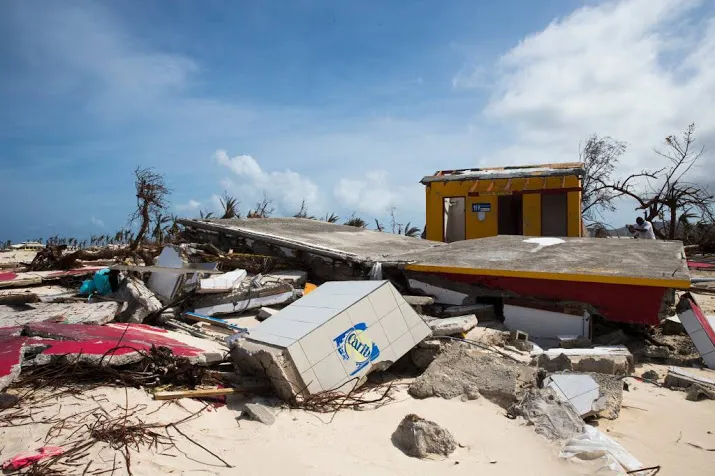sint maarten krijgt hulp bij opruimen afval