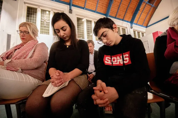situatie armeens gezin in kerk uitzichtloos