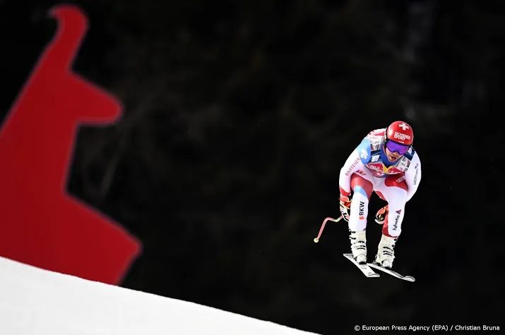 skier feuz opnieuw de snelste op hahnenkamm afdaling