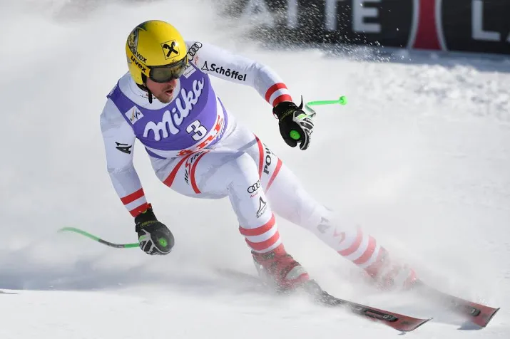 skier franz wint afdaling in lake louise