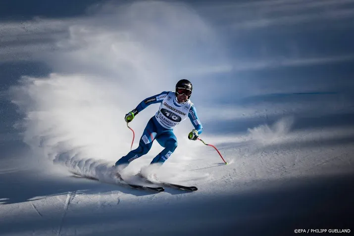 skier kilde wint afdaling val gardena