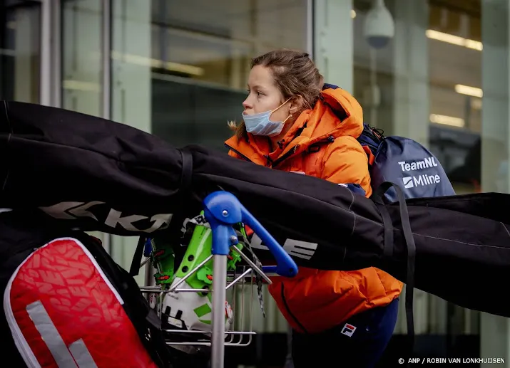skiester jelinkova verlaat spelen na eerdere positieve coronatest