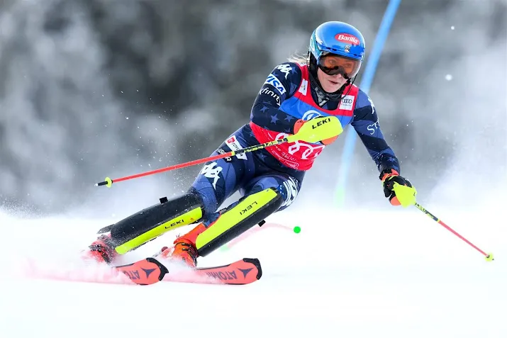 skiester shiffrin zet recordjacht even opzij tijdens wk in alpen