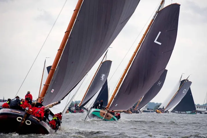 skutsjes varen uit voor sks kampioenschap