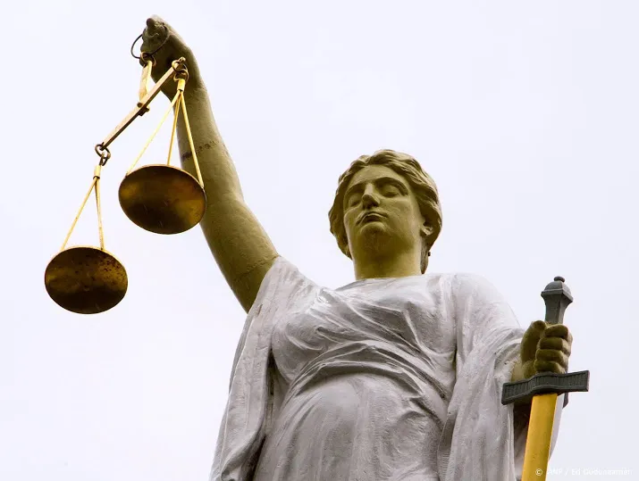 slachtoffer zedenzaak honderden keren misbruikt door vreemden
