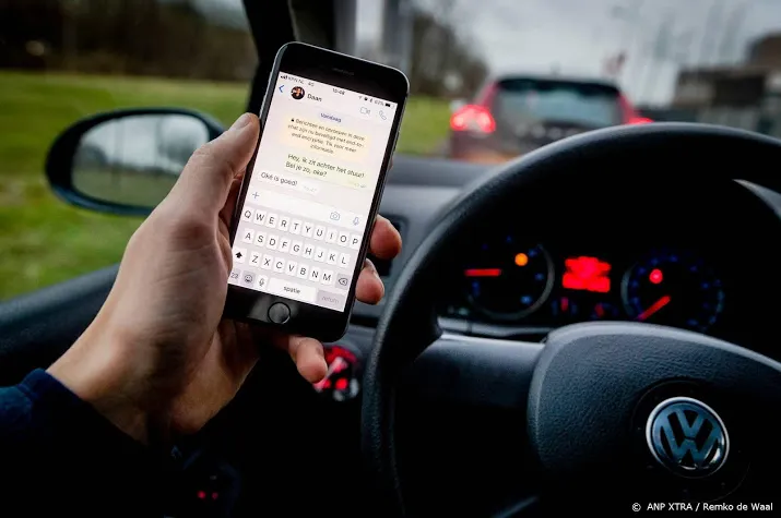 slimme cameras betrappen automobilisten met telefoon