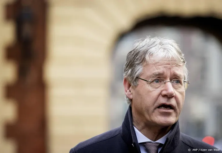 slob neemt advies snottebellenbeleid omt over