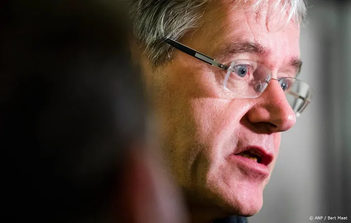 slob oneens met kritiek over examendebacle