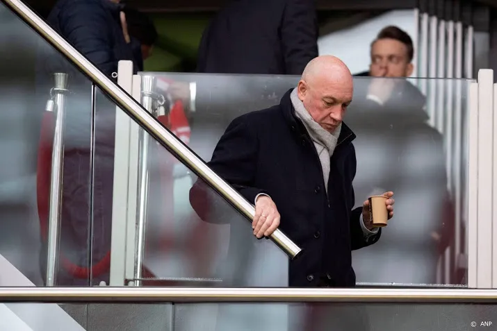slop verruilt ajax voor knvb