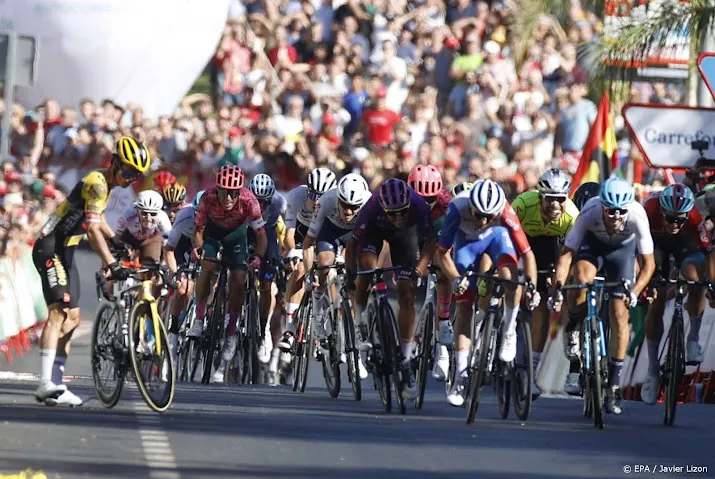 sloveen roglic mist wk wielrennen na val in vuelta