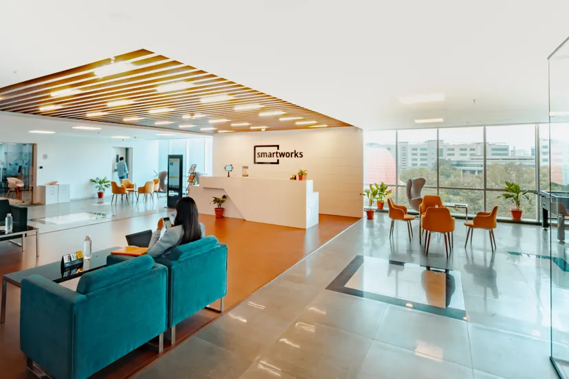 smartworks coworking e7tzh2tts6c unsplash