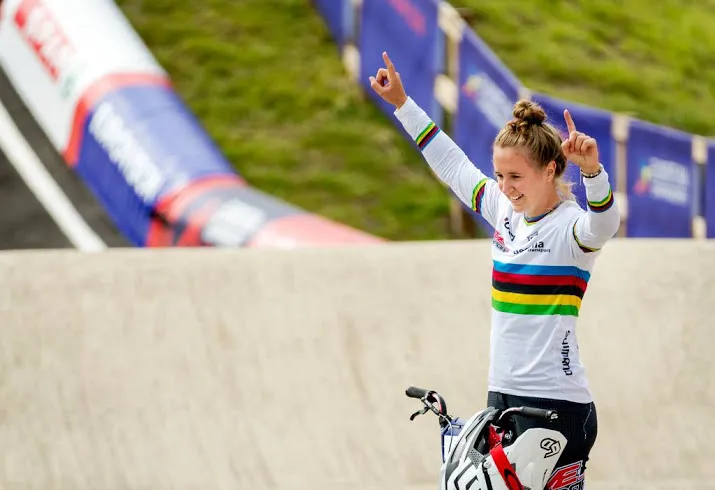 smulders wint opnieuw wereldbeker bmx