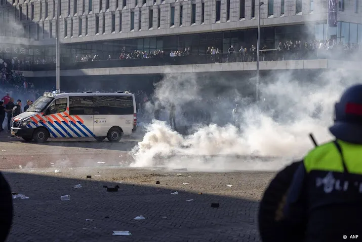 snelrecht voor 6 verdachten van openlijk geweld ajax feyenoord
