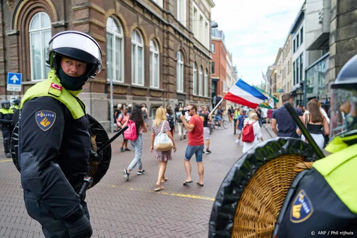 snelrechtzitting voor demonstranten die politie belaagden