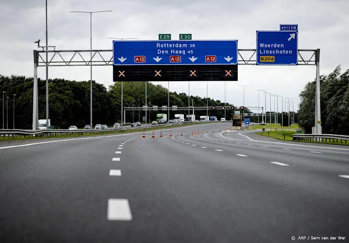 snelweg a12 na groot onderhoud weer open voor verkeer