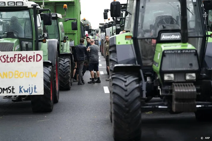 snelweg a28 weer geblokkeerd door boeren nu bij meppel