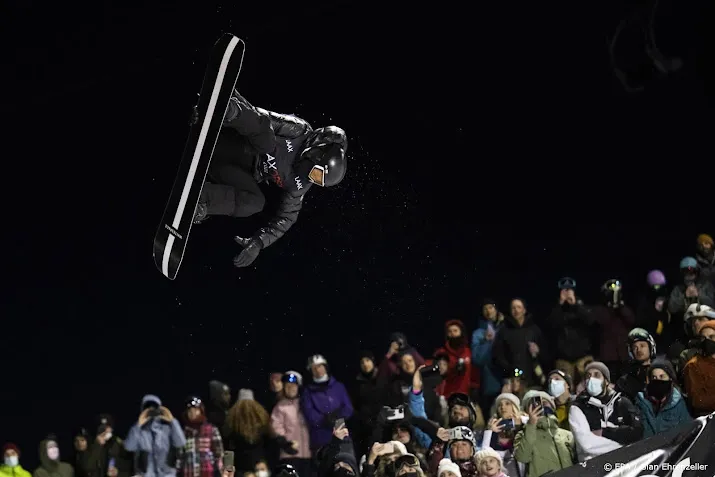 snowboardkampioen white zwaait af op spelen van beijing