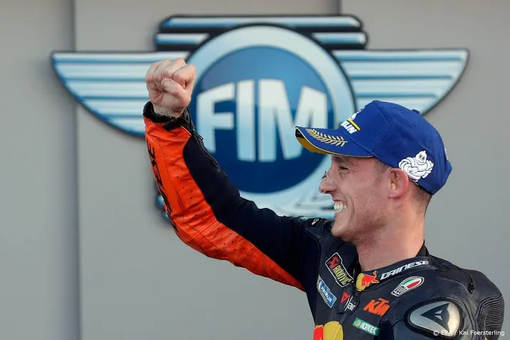spaanse motorcoureur espargaro pakt pole in valencia