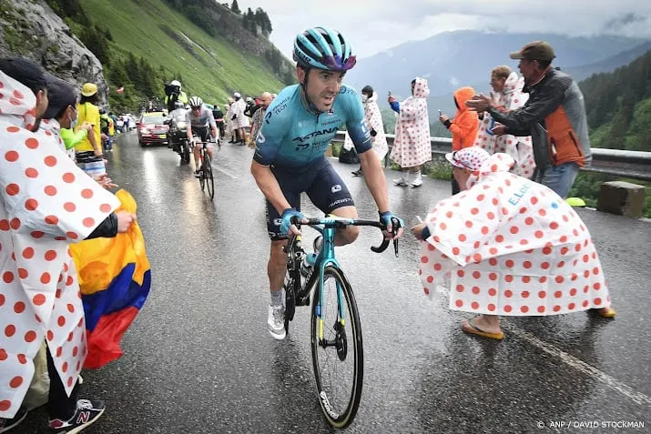 spaanse wielrenner izagirre stapt over naar cofidis